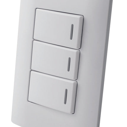 Apagador Triple Sencillo de Tecla con Placa Plástica ALTIMUS